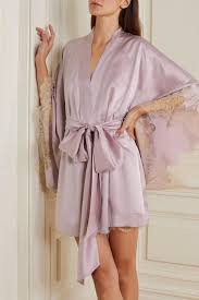 Silk Robes: Enhancing Your Daily Relaxation post thumbnail image